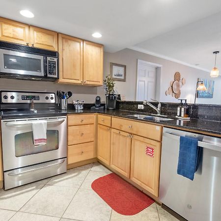Fun 2 Bed/2 Bath Condo With Pool On Biloxi Beach Екстериор снимка