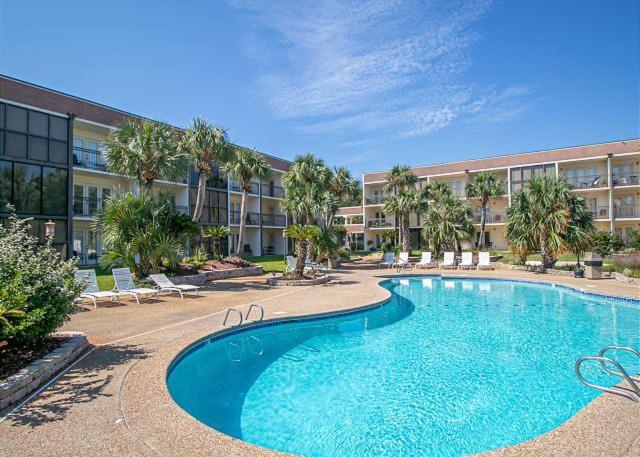 Fun 2 Bed/2 Bath Condo With Pool On Biloxi Beach Екстериор снимка