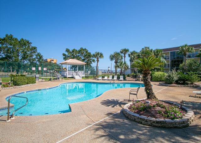 Fun 2 Bed/2 Bath Condo With Pool On Biloxi Beach Екстериор снимка