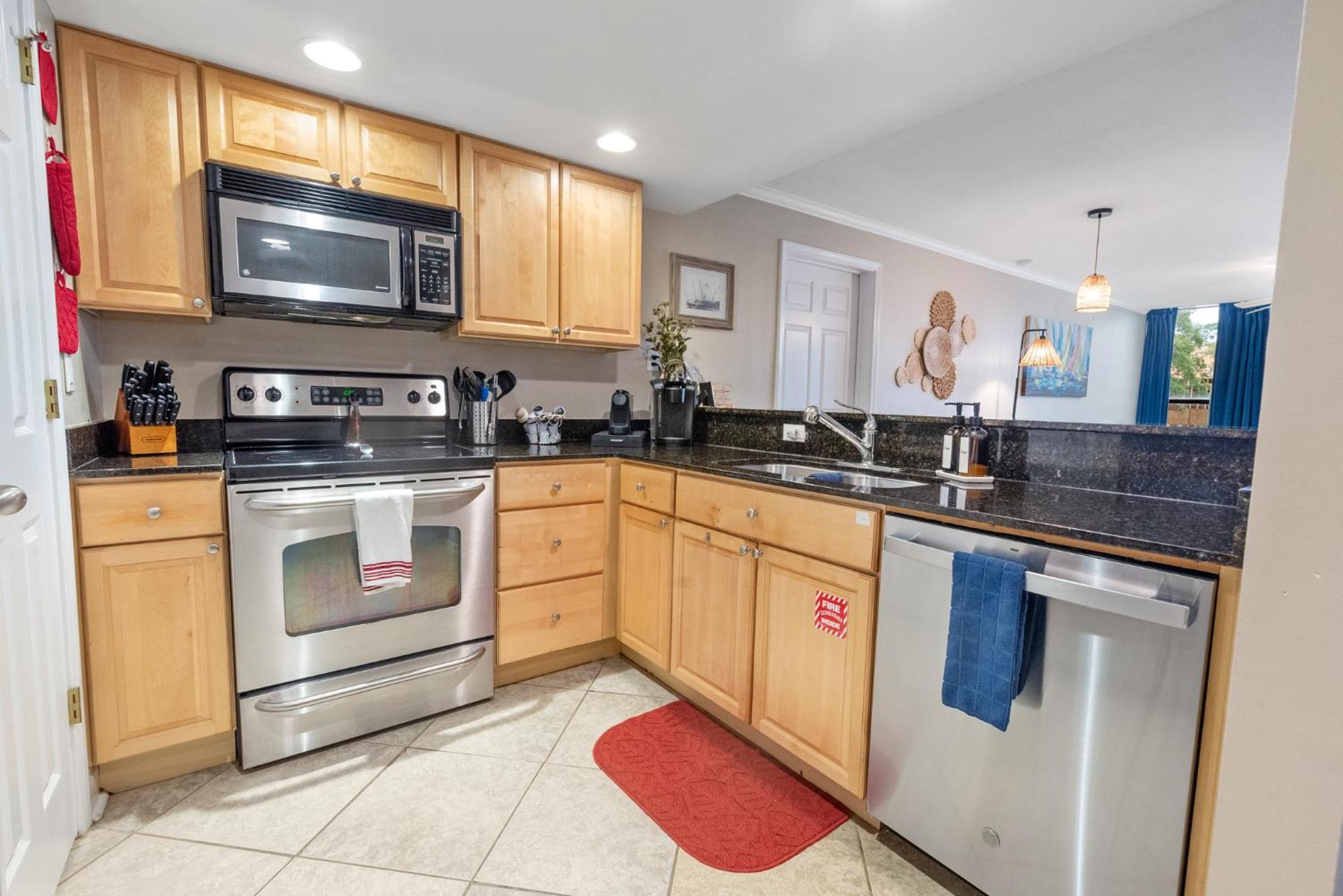 Fun 2 Bed/2 Bath Condo With Pool On Biloxi Beach Екстериор снимка