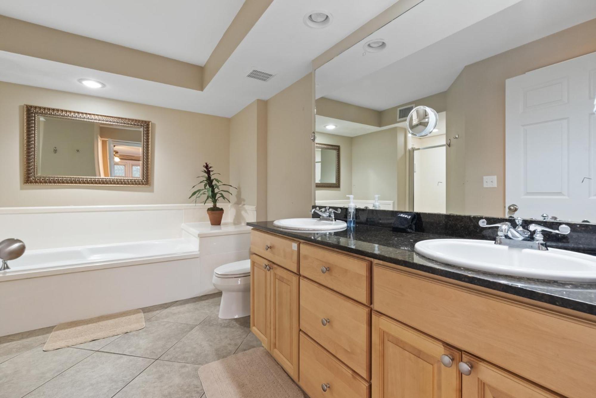 Fun 2 Bed/2 Bath Condo With Pool On Biloxi Beach Екстериор снимка