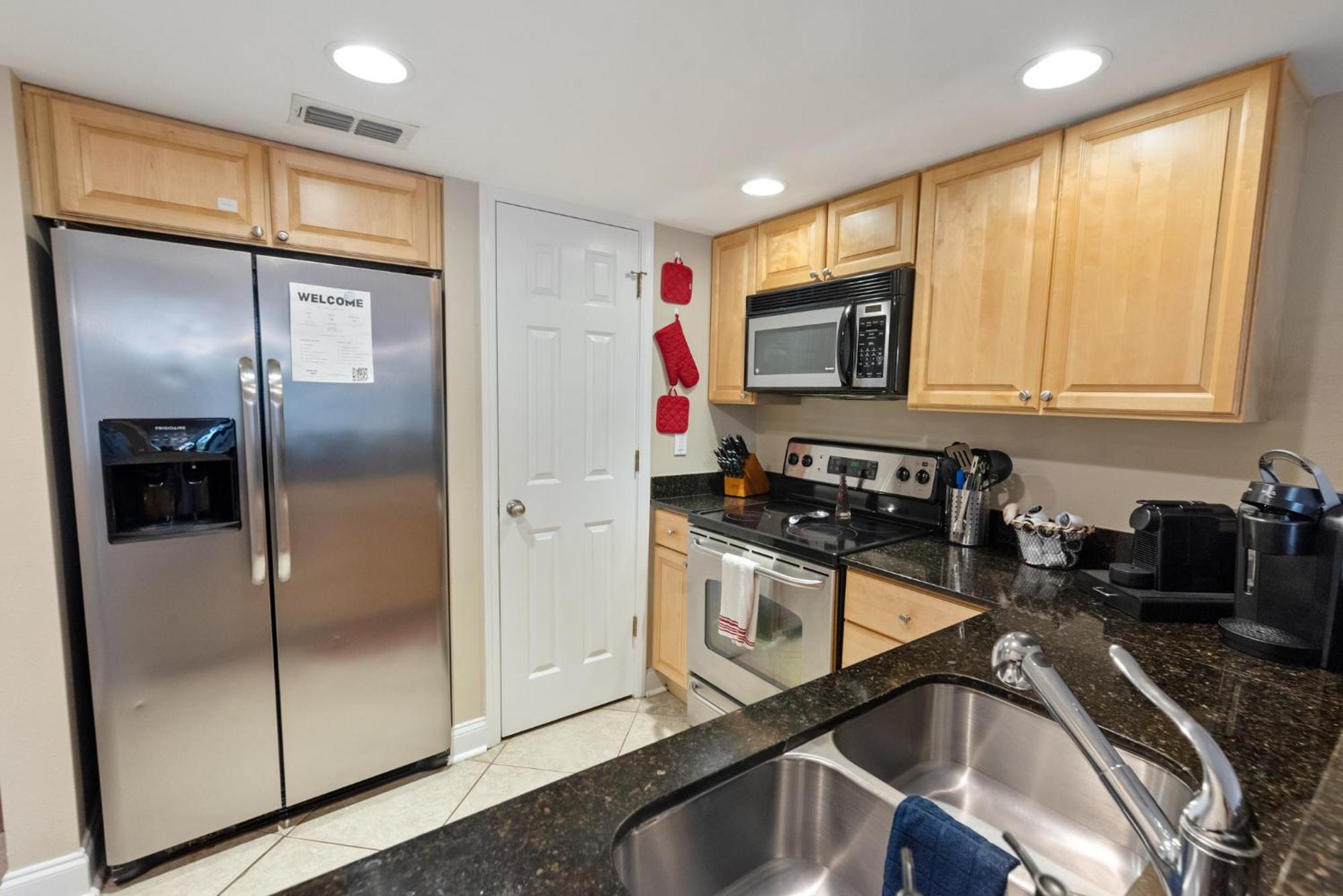 Fun 2 Bed/2 Bath Condo With Pool On Biloxi Beach Екстериор снимка